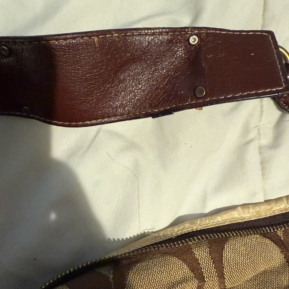 Coach signature Carly Hobo Bag - Picture 3 of 8